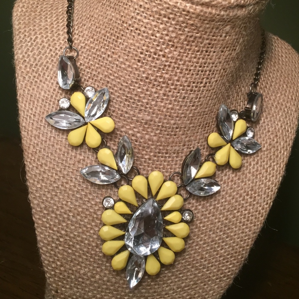 Happy Yellow Floral Necklace
